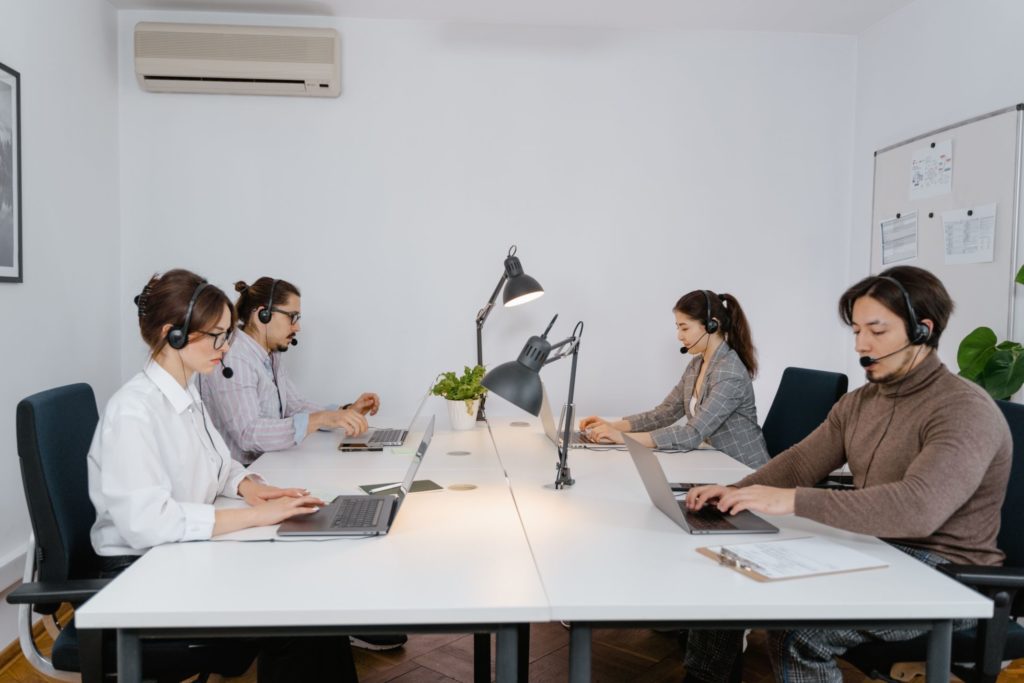 Desarrollo de capital humano mejora la productividad de cada trabajador y mejora el rendimiento de la empresa.