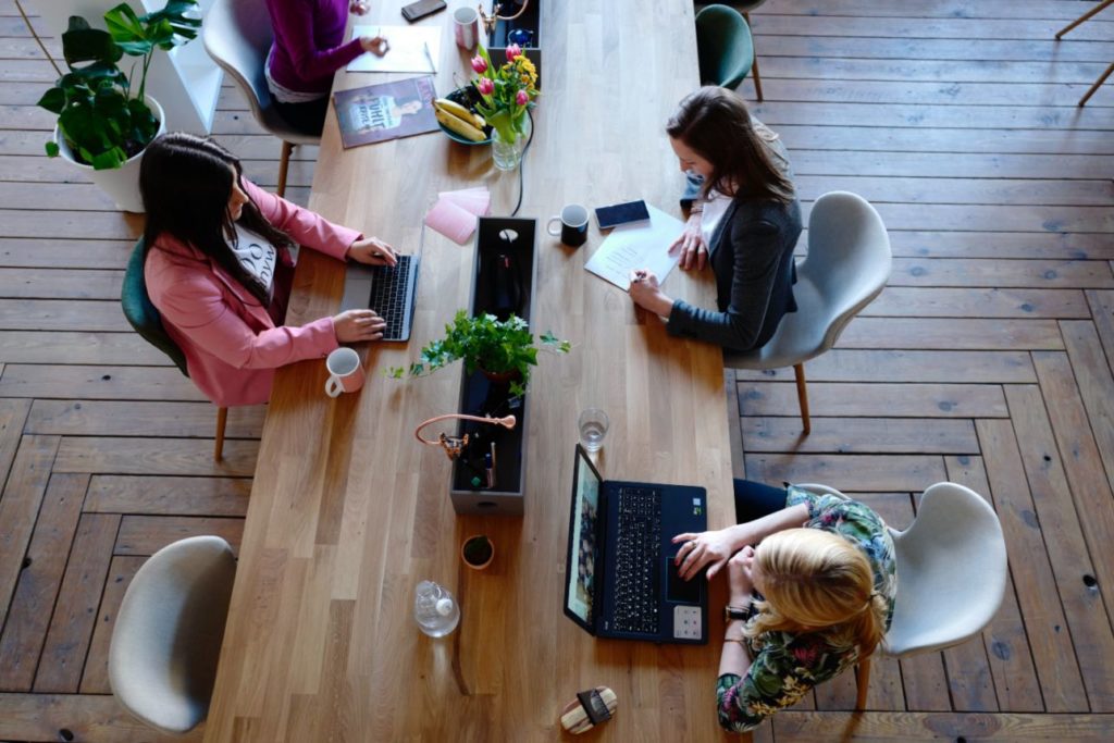 Gamifiación educativa de manera online para diferentes trabajadores de una empresa.